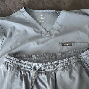 Jaanuu Slate Gray Scrub Ensemble
